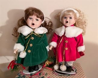 Christmas Decor - Caroling Dolls