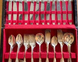 Silver Plate / Silverplate Flatware