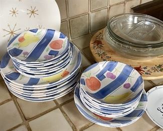 Dinnerware / Dishes