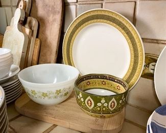 Cutting Boards, Pyrex, Dishes