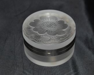 Gorgeous Lalique Marguerite Trinket Box!