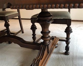BASE OF ANTIQUE DINING ROOM TABLE