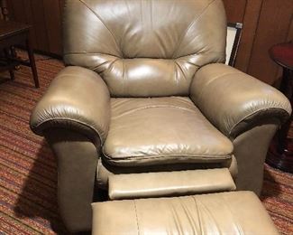 TAN LEATHER RECLINER