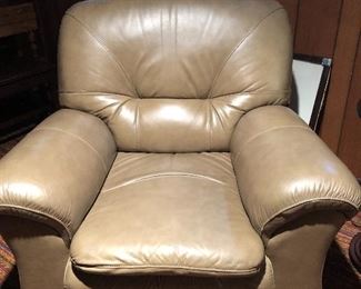 TAN LEATHER RECLINER