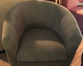 BARREL SWIVEL CHAIR