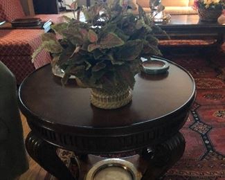 ROUND END TABLE AND FLORLA