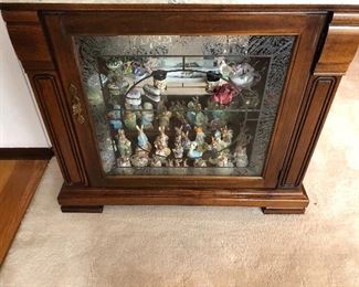 SMALL CURIO CABINET BUNNYKINS BY B. POTTER