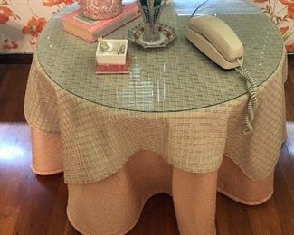 ROUND SKIRTED TABLE