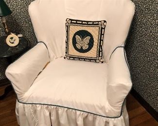 SLIPCOVER CHAIR
