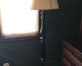 FLOOR LAMP