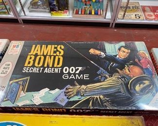 Milton Bradley James Bond 007 Board Game