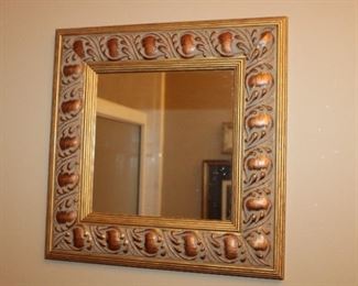 DECORATIVE MIRROR