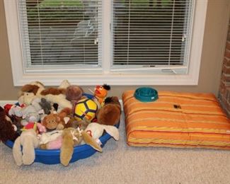 DOG TOYS/BED