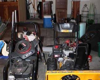 SNOW BLOWER