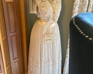 Antique Dresses 