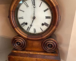 Mantle Clock 