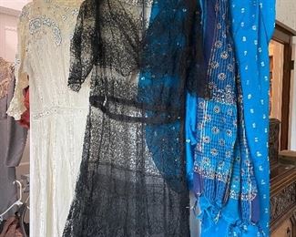 Antique Lace Overdress,    Sari 