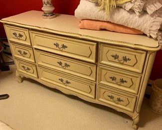 Blonde wood bedroom set 