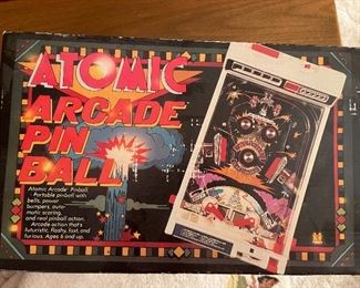 Atomic arcade pinball game 