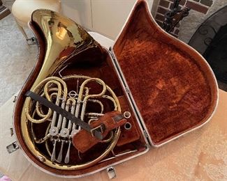 French horn 
