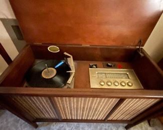 Motorola record player / radio 