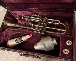 FE olds Los Angeles trumpet with case and accessories 