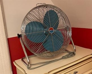 Rare blue blade electric fan by Lakewood 