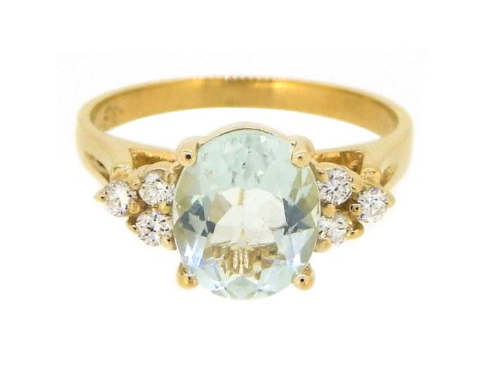 0.82ct Aquamarine & 0.18ct Diamond Ring