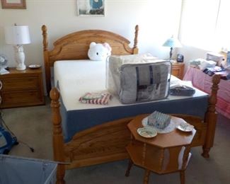 Queen Bed w/Memory Foam Mattress