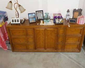 This matches the bed and end tables