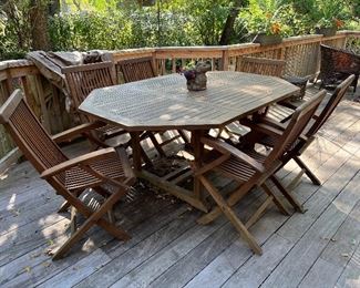 Teak patio table with 6 chairs.....