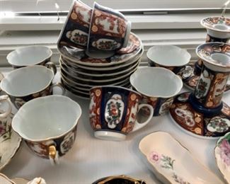 Imari teacups/saucers and candle holders