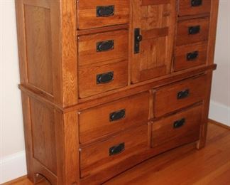 Broyhill Attic Heirlooms Chest of Drawers Dresser