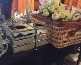 Baskets and bathroom accessories.