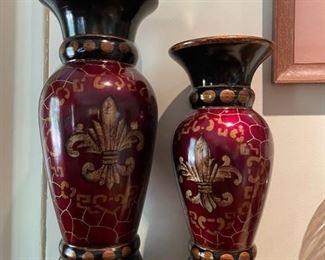 Set of candlestick holders.