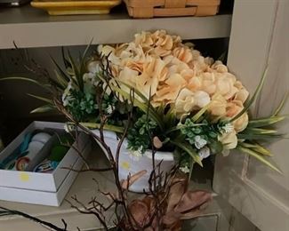 Decorative accessories.