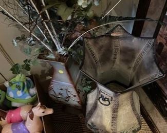 Decorative accessories.