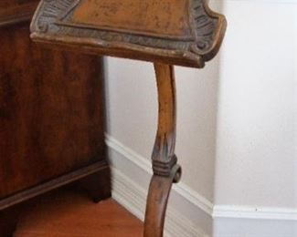 SHEET MUSIC OR BOOK STAND