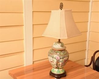 Asian Style Table Lamp With Shade