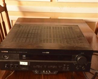 YAHMAHA RXV420 AV Receiver