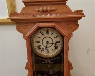Vintage cottage mantle clock