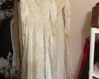 Wedding Dresses!  Mother & Daughters’