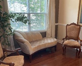 Creme colored  Chaise Lounge in excellent condition 