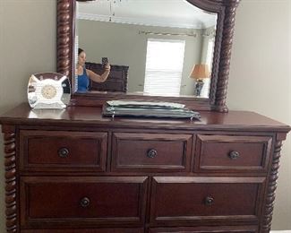 King dresser/mirror 