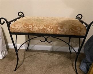 Small metal bases bench 