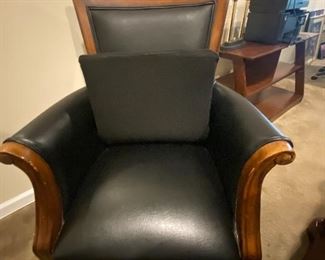 Beautiful Wood /Black leather office chair 