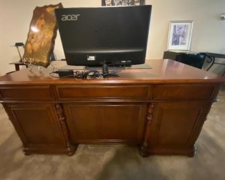 Comouter is not for sale 