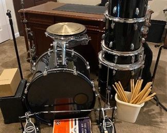 Black adult size drum set 