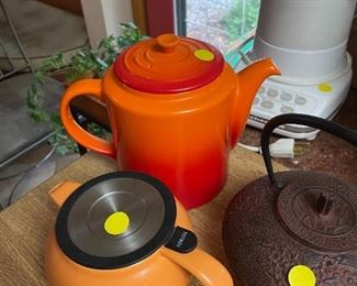 Le Crueset teapot/coffee pot