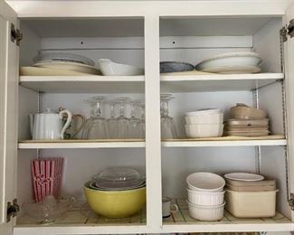 Vintage glassware and kitchen, Pyrex